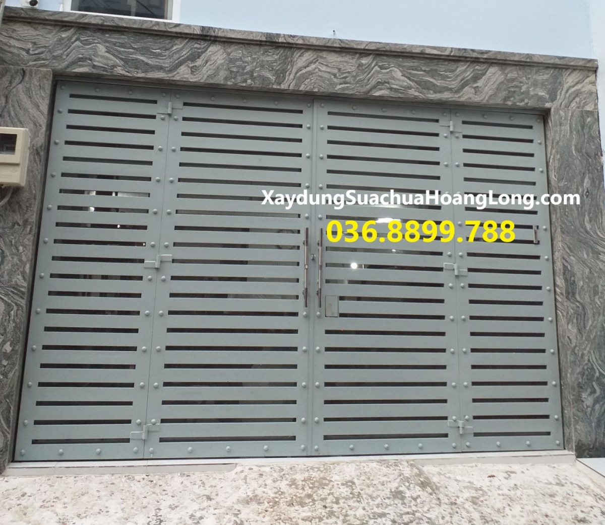 Mẫu cửa cổng sắt 4 cánh hiện đại mẫu mới
