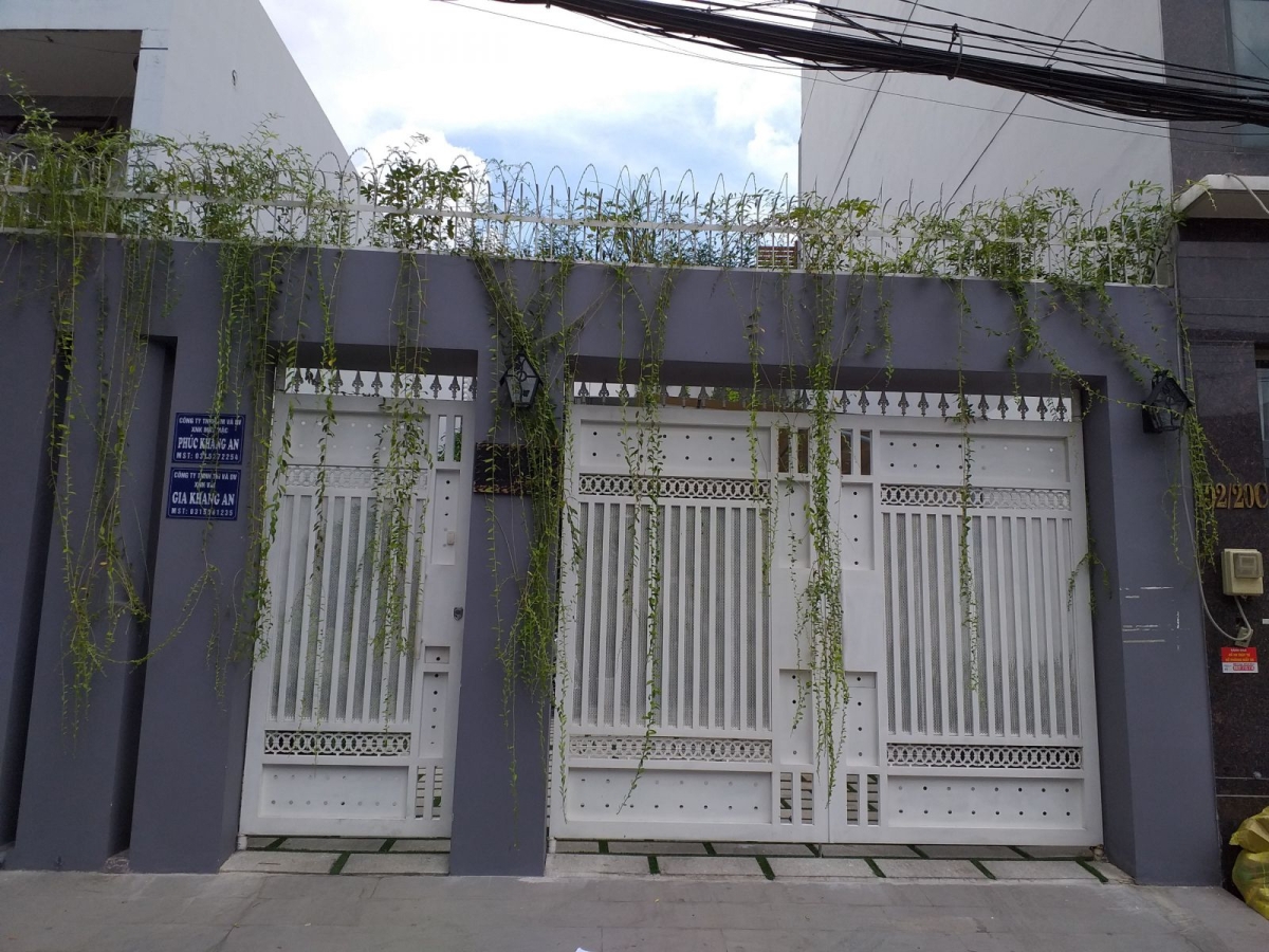 Mẫu cửa cổng sắt đẹp biệt thự