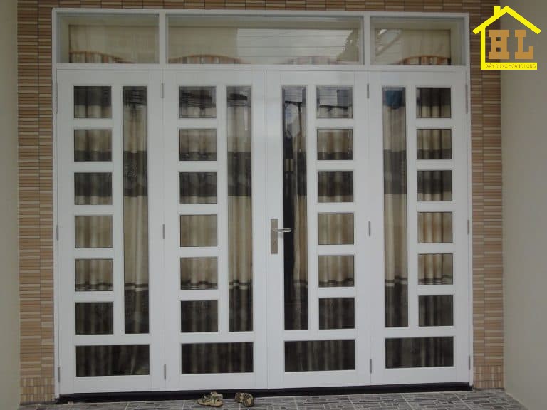 cửa sắt hộp chia ô kính cường lực
