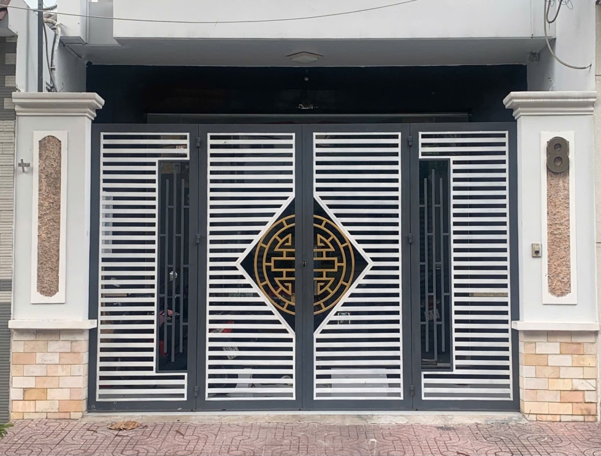 Cửa cổng sắt 4 cánh quận 7