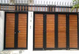 Mẫu cửa cổng sắt sơn giả gỗ