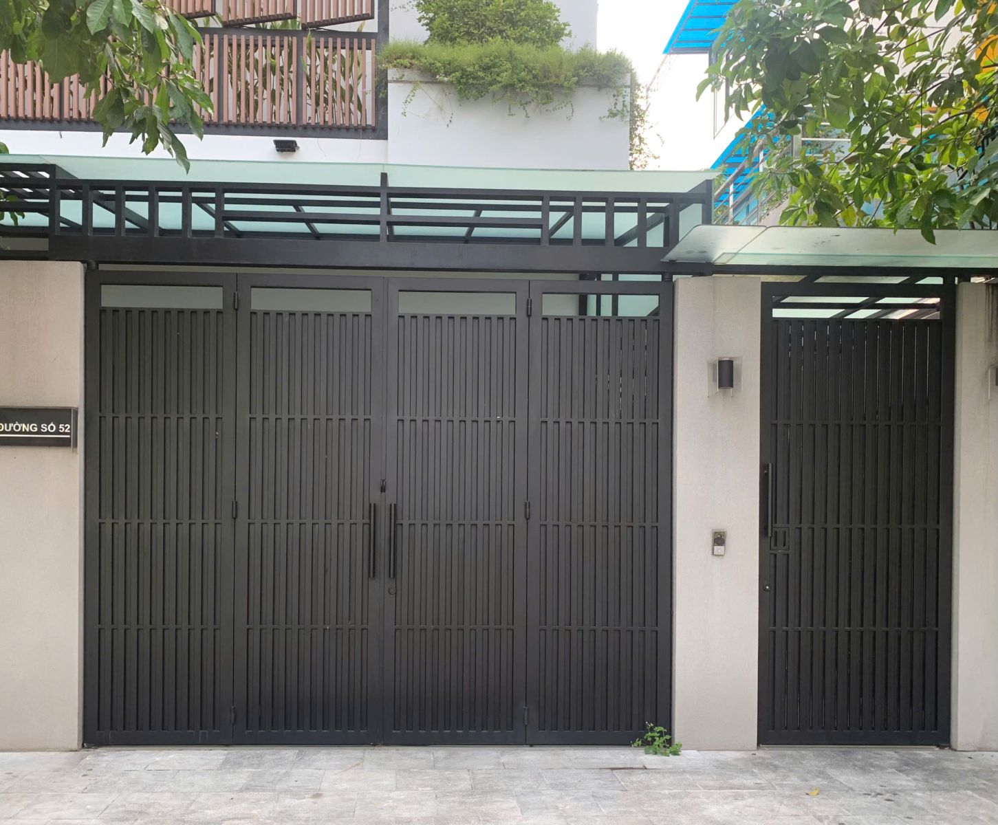 Cửa cổng đơn giản đẹp sang 